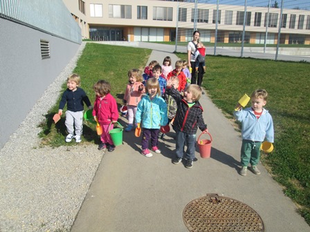 SKUPINA ROŽICE: RAZISKOVANJE PRSTI